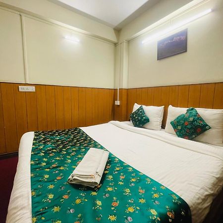 Hotel Palm Street Near Taj Agra  Zewnętrze zdjęcie